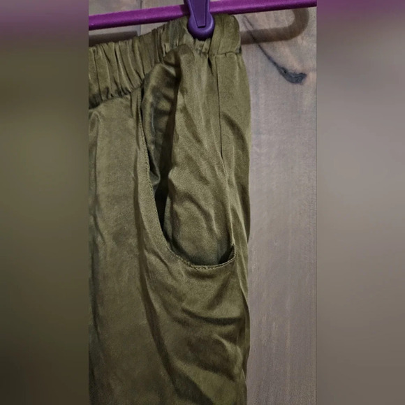 POLECI 100% Silk Army Green joggers. Size 0 - Picture 7 of 9